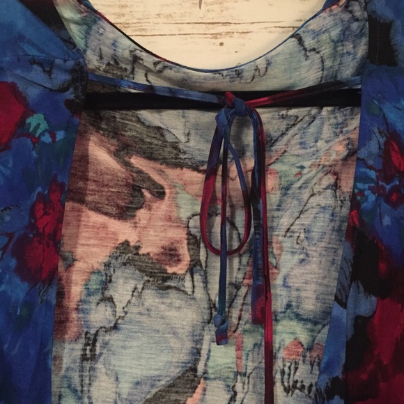 Express Multi Color Open Back Tunic - Picture 3 of 7